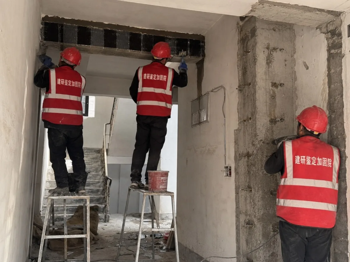 建筑加固公司对梁柱节点进行综合加固施工