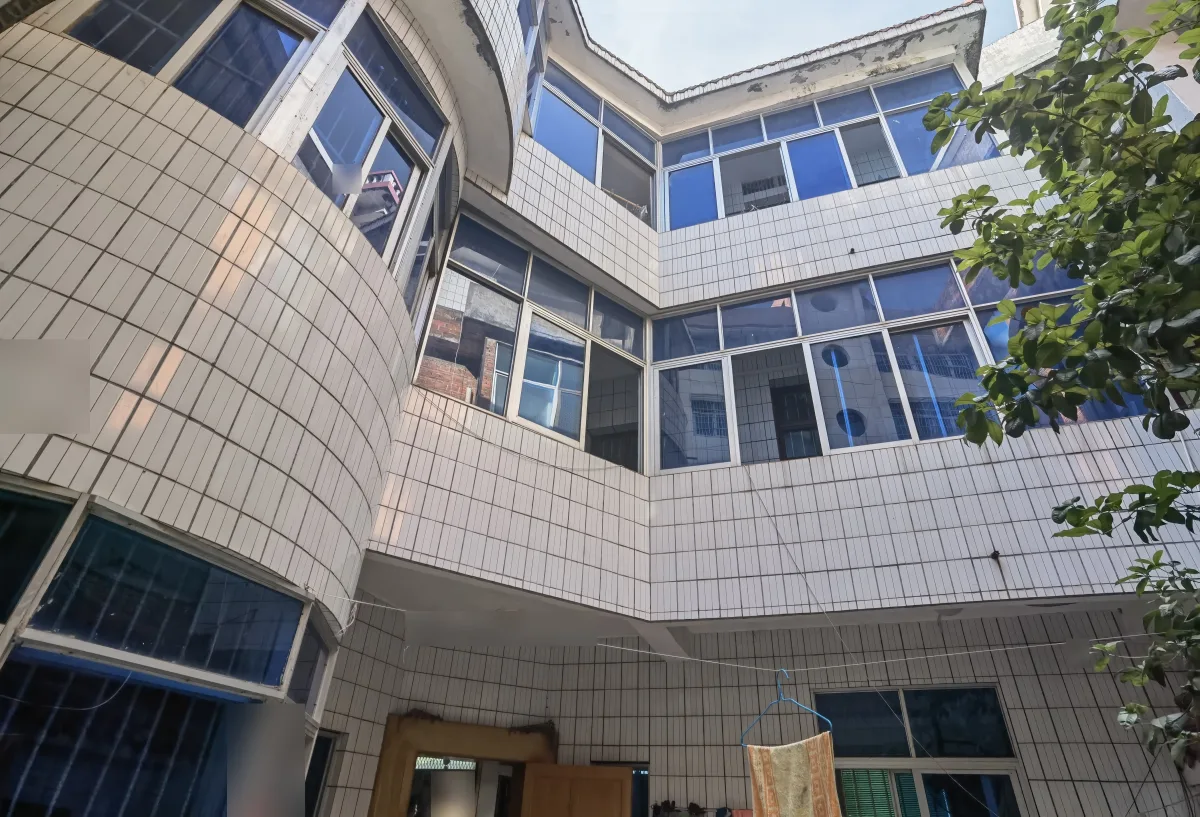 兴国县某砖混民房主楼建筑正立面